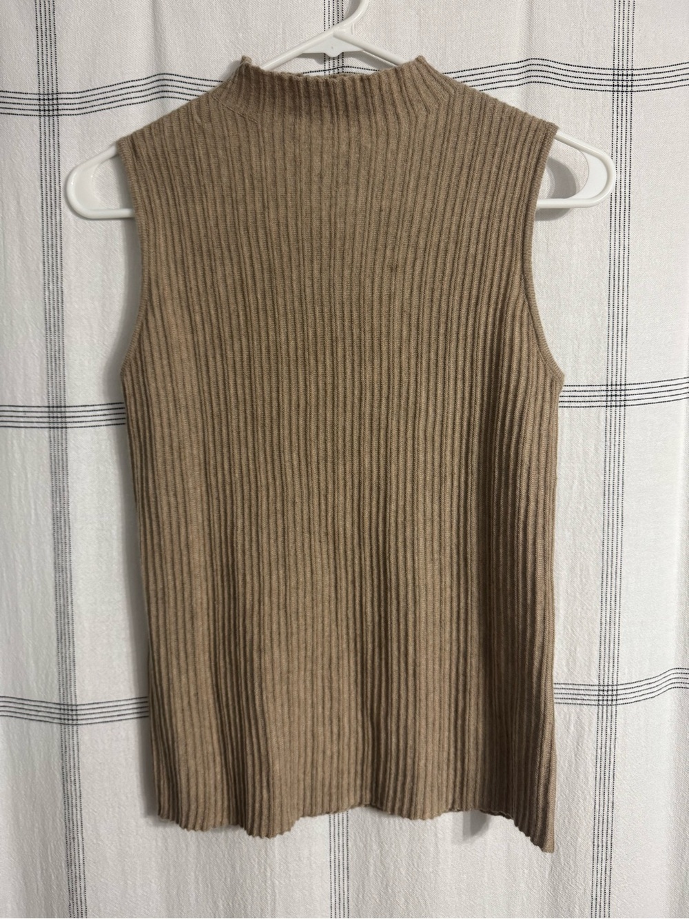 Women’s Sleeveless Ribbed Mockneck Sweater tank in Light Brown
